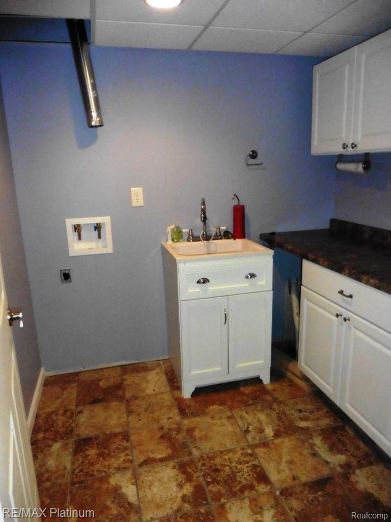 3689 Cemetery Road Fowlerville, MI 48836 - Photo 15 of 17 Laundry Room