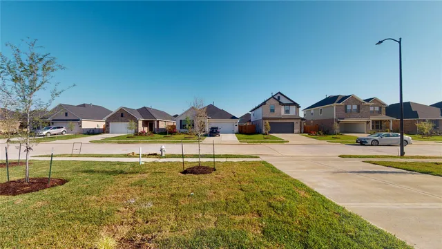 a front view of house with yard