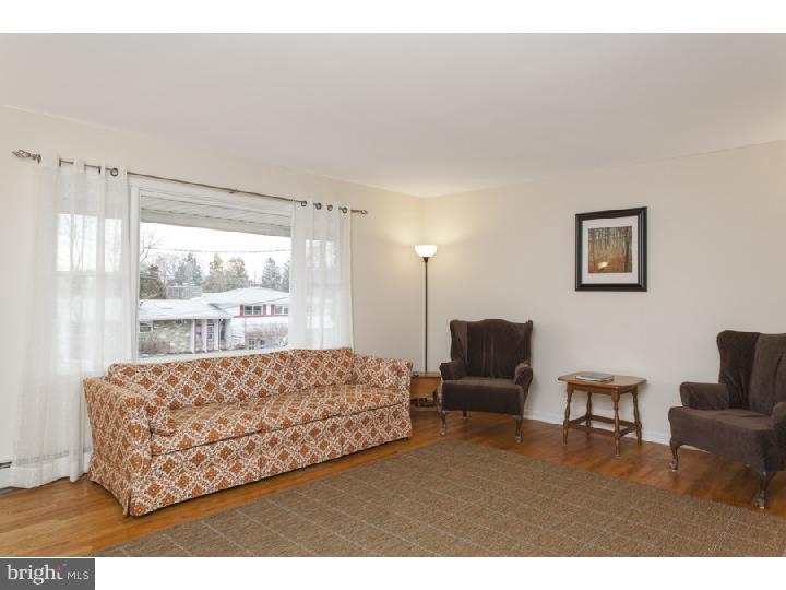 7 Cardinal Road Hamilton, NJ 08619 - Photo 4 of 25 Living Room