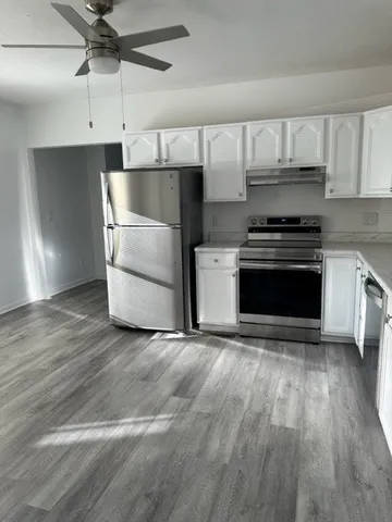 $2,300 | 6 Mayhew Street, Unit 1L, Hopkinton, MA 01748