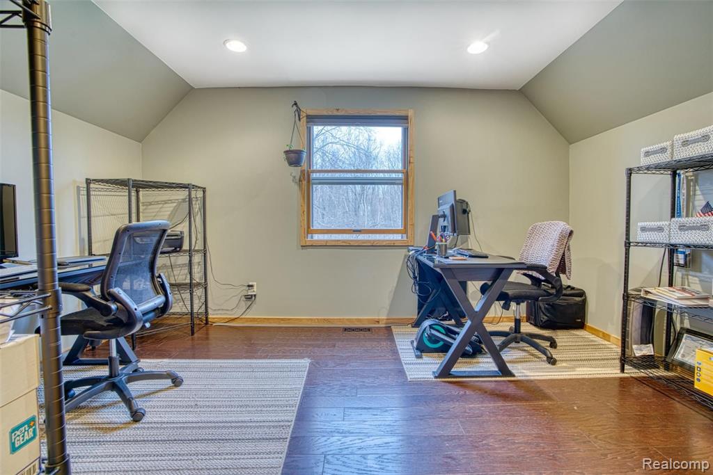 7341 Hogan Road Fenton, MI 48430 - Photo 33 of 47