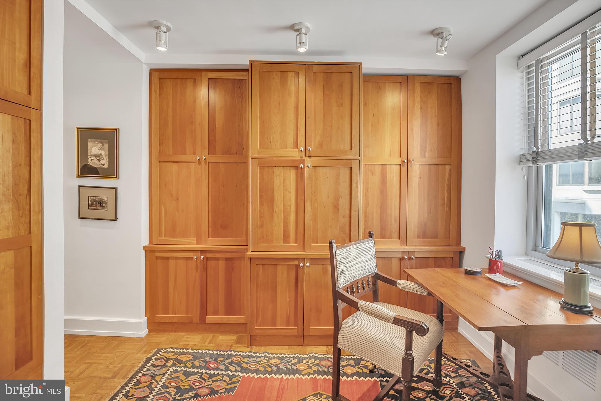 220 West Rittenhouse Square, Unit 22A Philadelphia, PA 19103 - Photo 14 of 25 Breakfast area or office