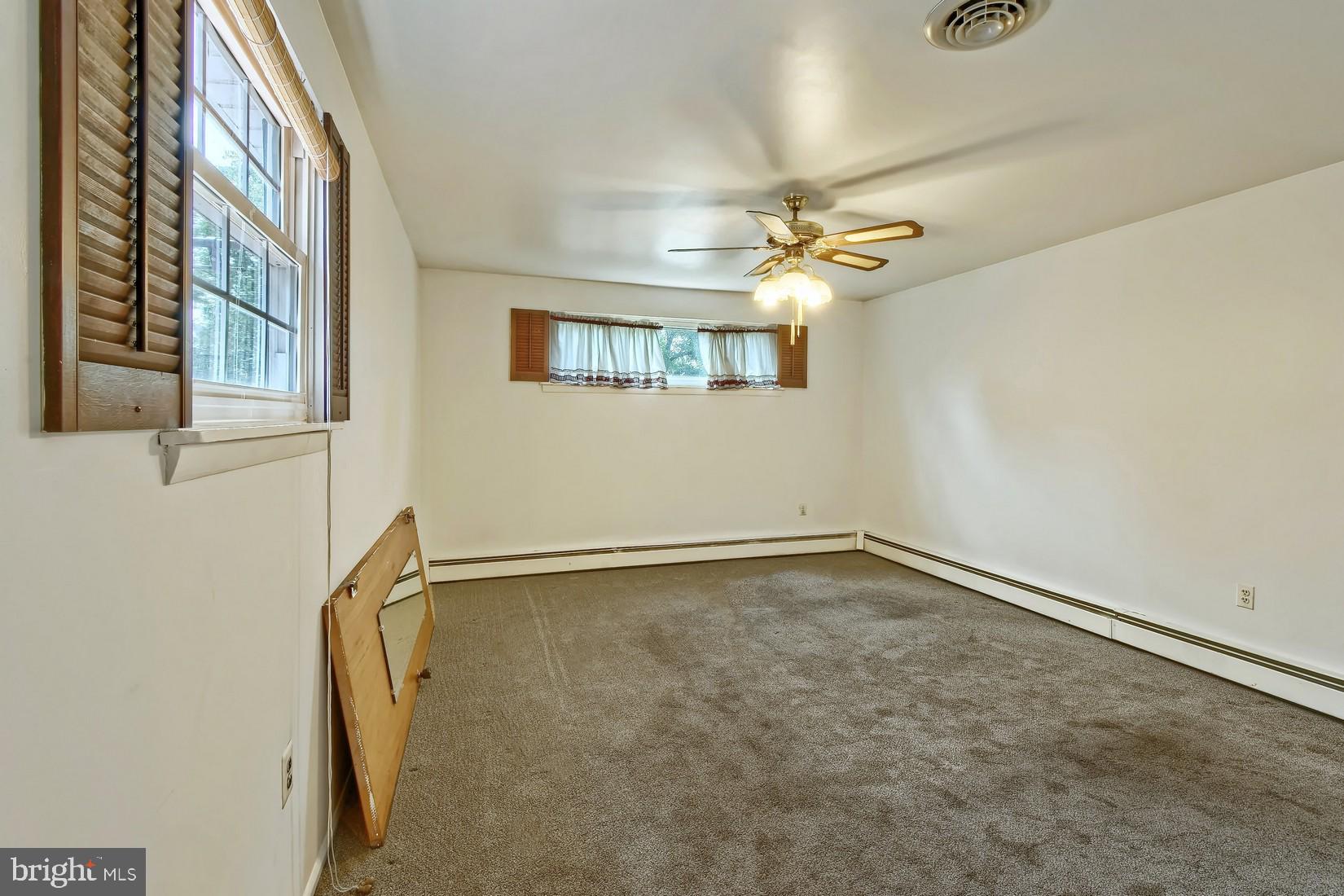 207 Harmony Road Gibbstown, NJ 08027 - Photo 13 of 27
