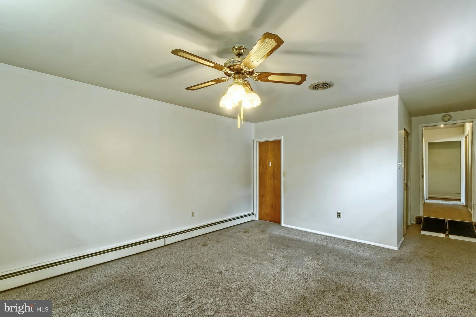 207 Harmony Road Gibbstown, NJ 08027 - Photo 14 of 27