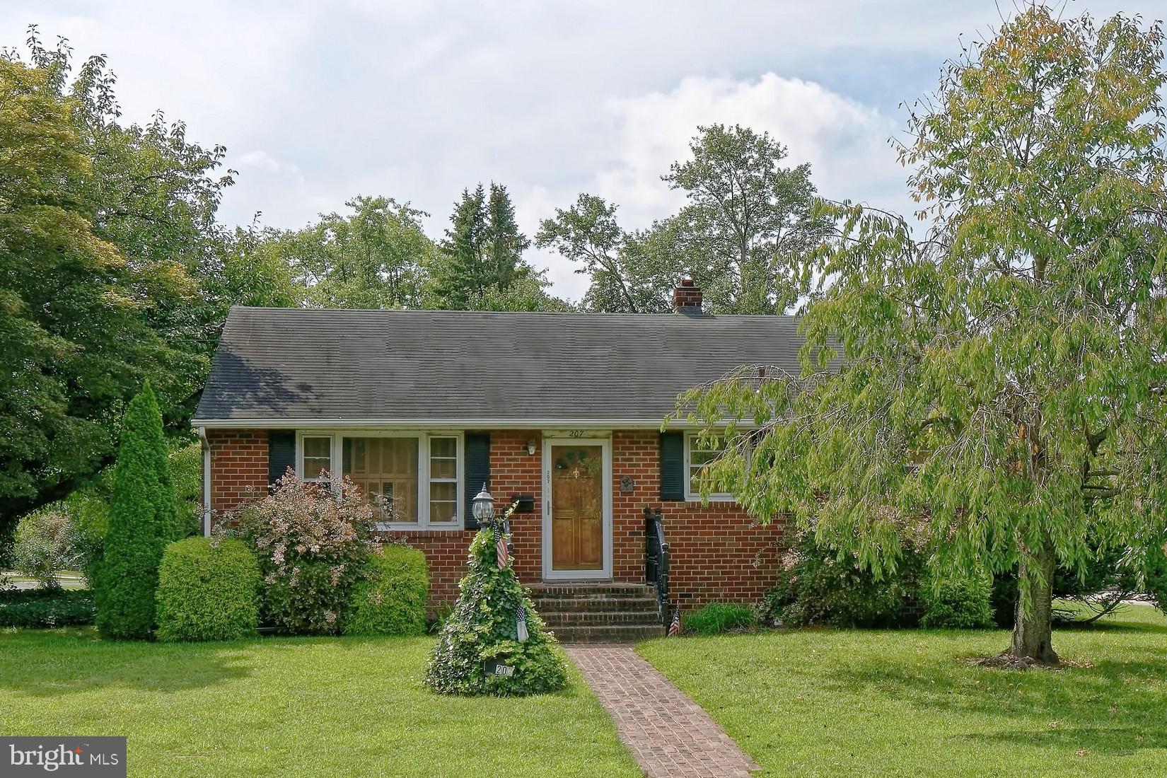 207 Harmony Road Gibbstown, NJ 08027 - Photo 2 of 27