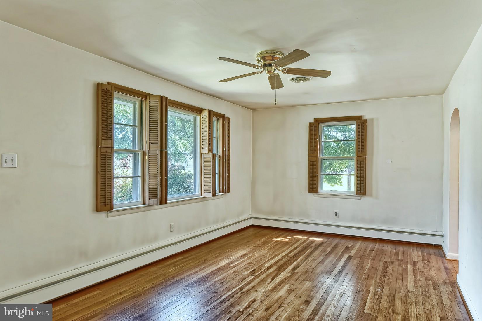 207 Harmony Road Gibbstown, NJ 08027 - Photo 5 of 27
