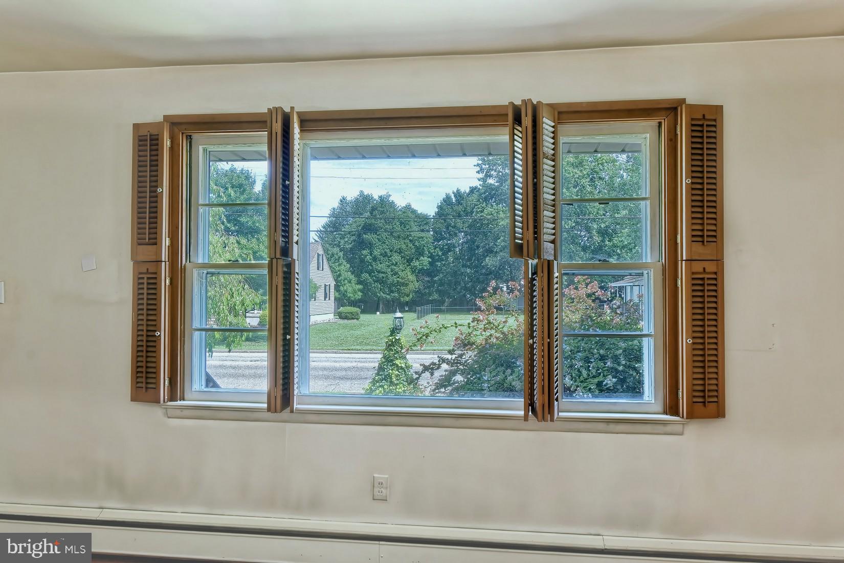 207 Harmony Road Gibbstown, NJ 08027 - Photo 7 of 27
