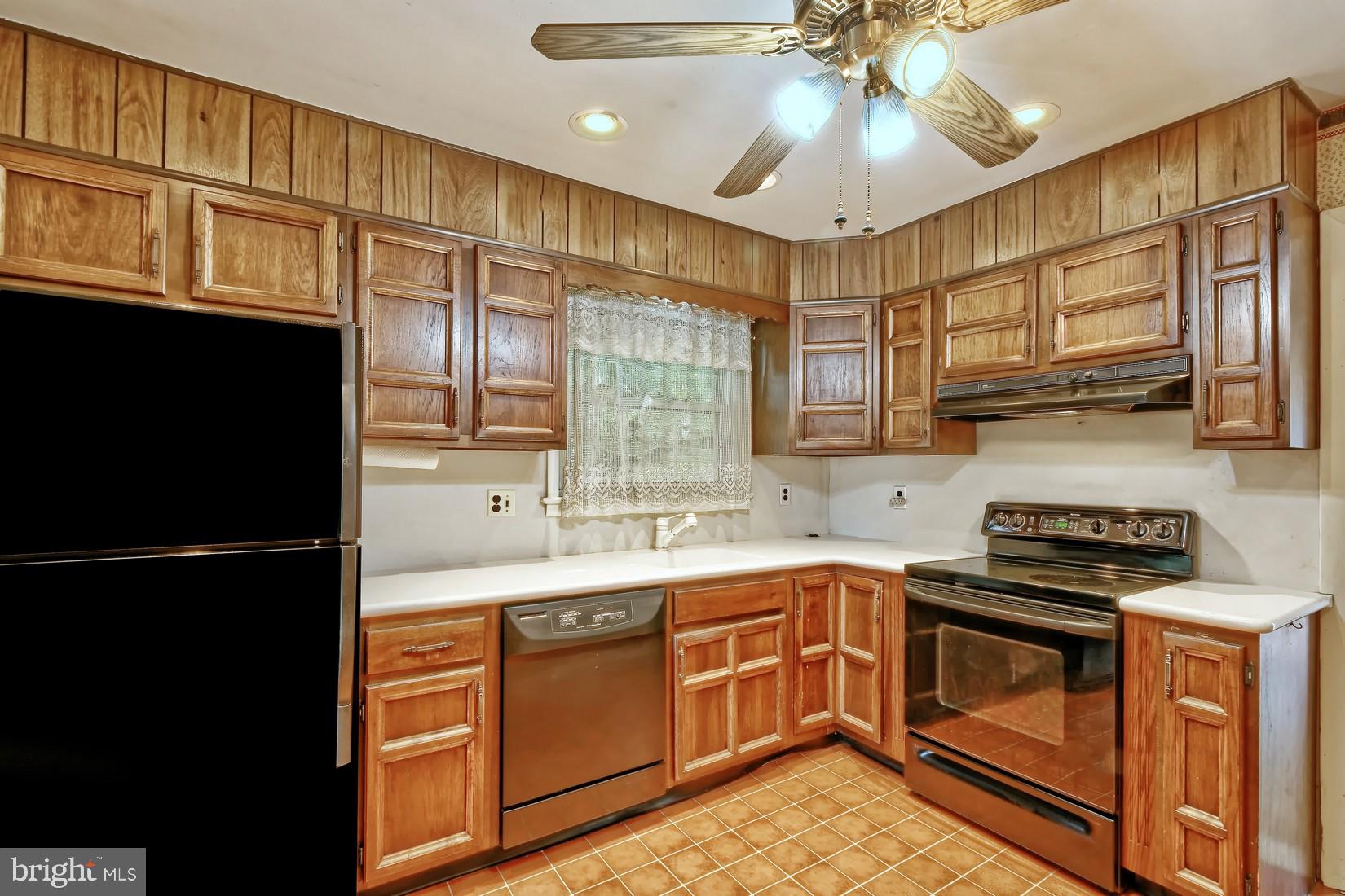 207 Harmony Road Gibbstown, NJ 08027 - Photo 8 of 27