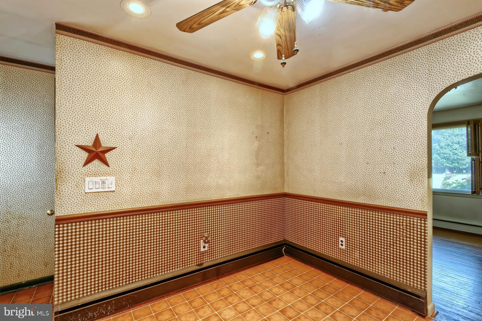 207 Harmony Road Gibbstown, NJ 08027 - Photo 10 of 27