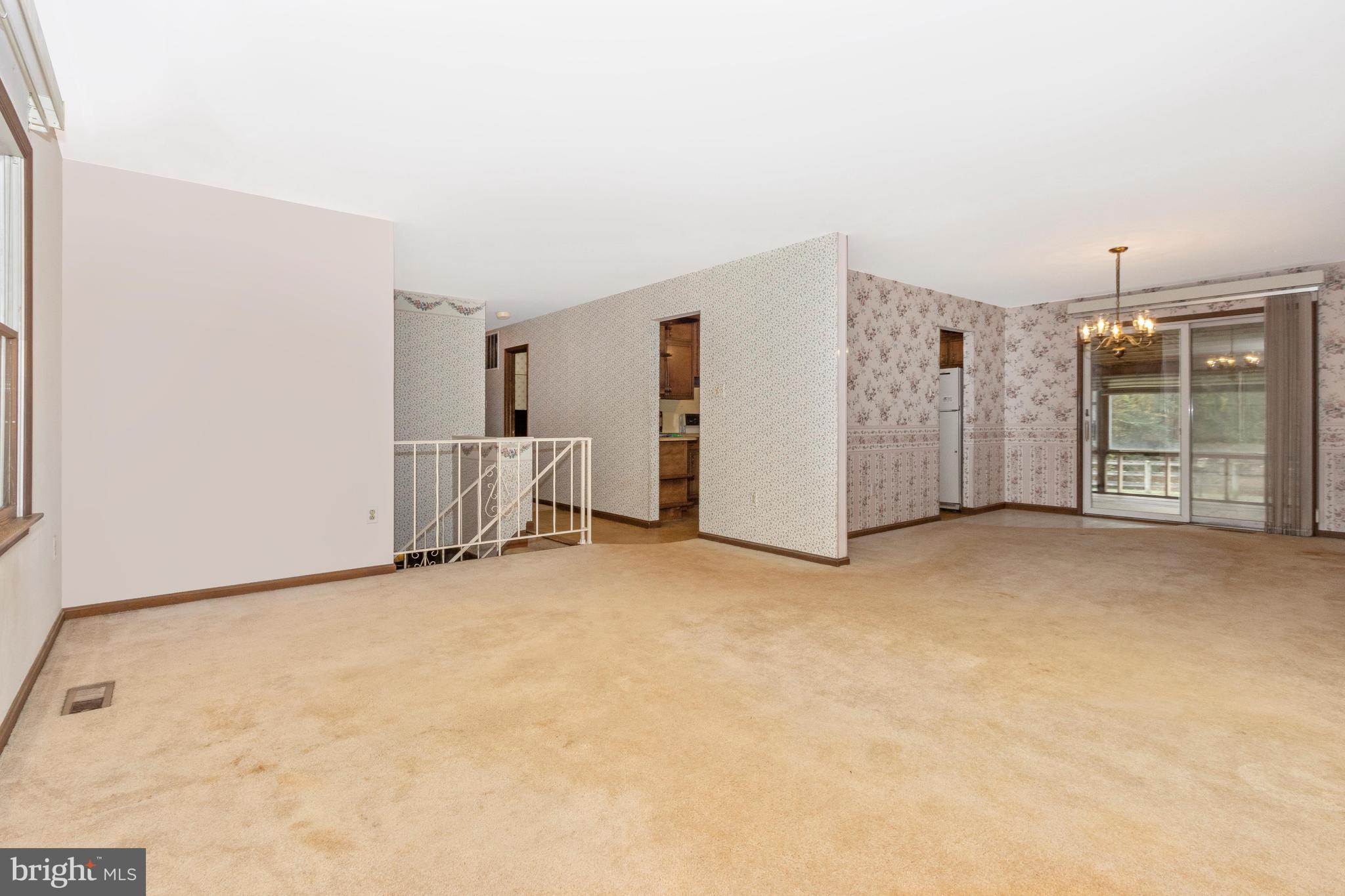 4909 Buffalo Road Mount Airy, MD 21771 - Photo 6 of 63 Living Room