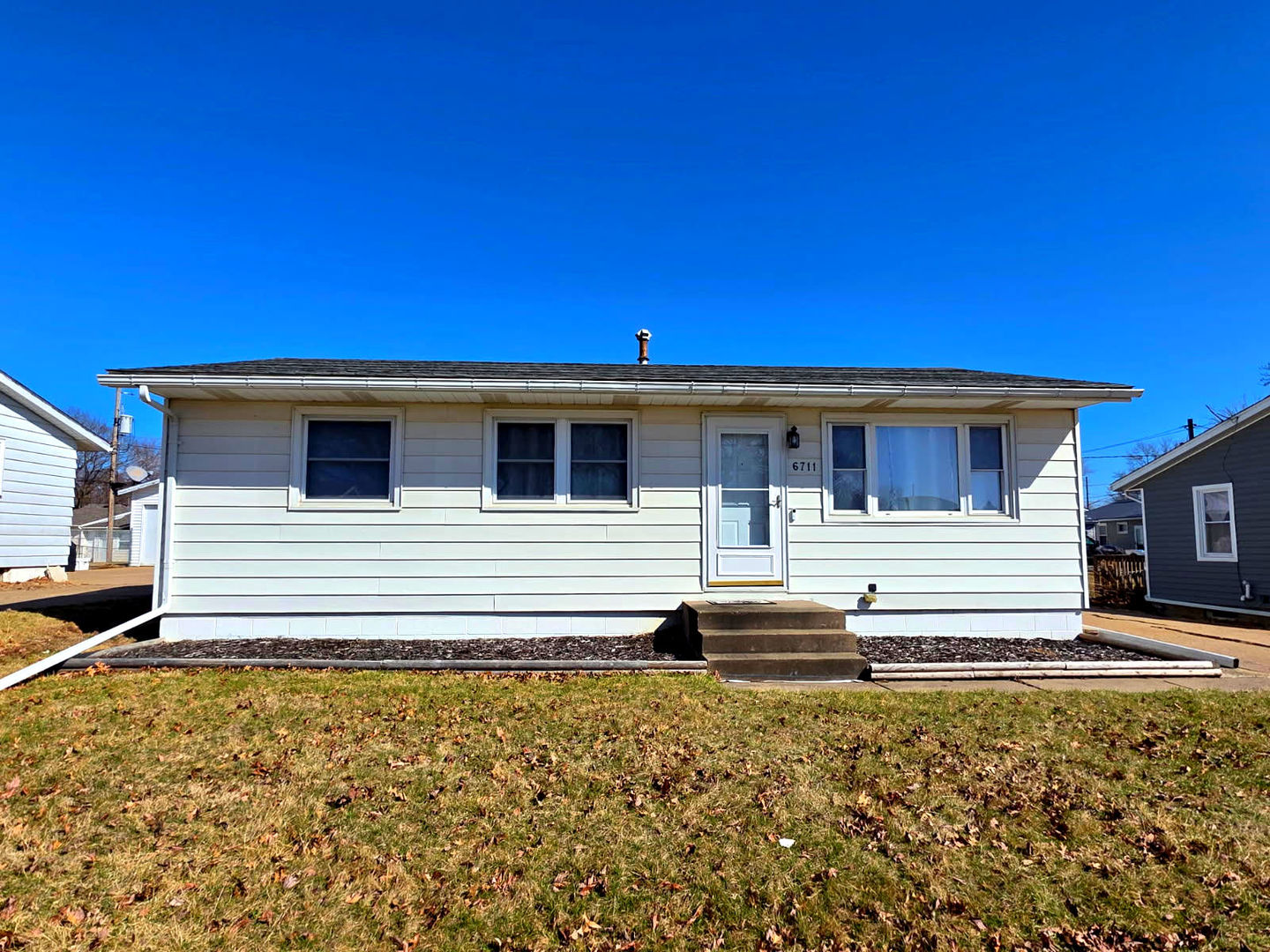 6711 Ridge Drive Davenport, IA 52806 - Photo 1 of 25