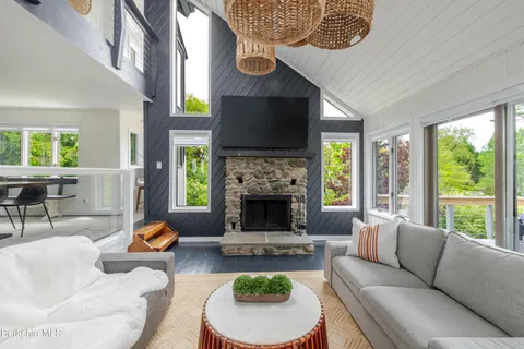$1,595,000 | 10 Buckingham Lane, Monterey, MA 01245