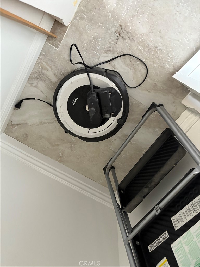 525 East Seaside Way, Unit 1505 Long Beach, CA 90802 - Photo 29 of 47 a bathroom with a sink and mirror