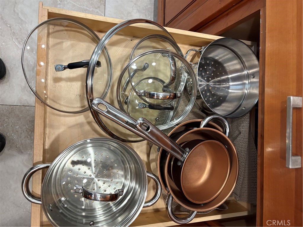 525 East Seaside Way, Unit 1505 Long Beach, CA 90802 - Photo 40 of 47 a close view of light fixtures