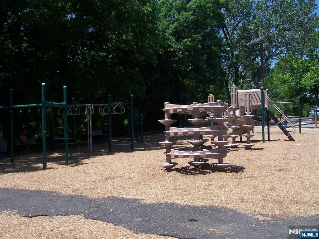 2195 North Central Road, Unit 3E Fort Lee, NJ 07024 - Photo 23 of 23