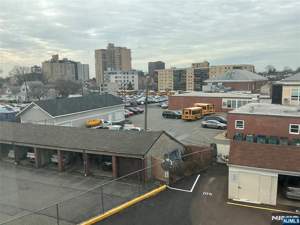 2195 North Central Road, Unit 3E Fort Lee, NJ 07024 - Photo 3 of 23