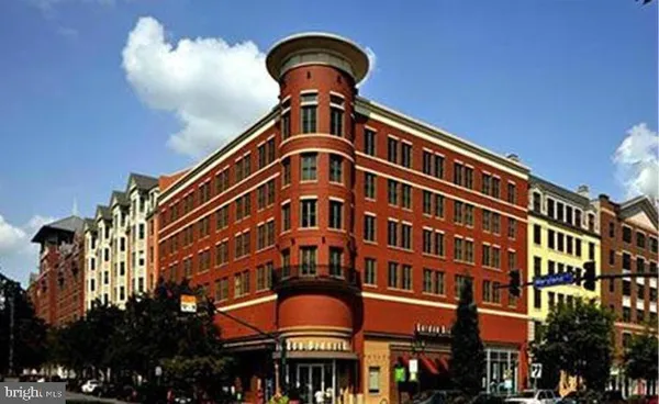 $2,800 | 38 Maryland Avenue, Unit PH612, Rockville, MD 20850