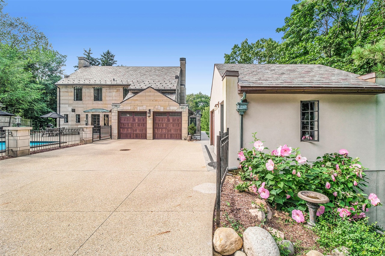1405 Long Road Kalamazoo, MI 49008 - Photo 44 of 49