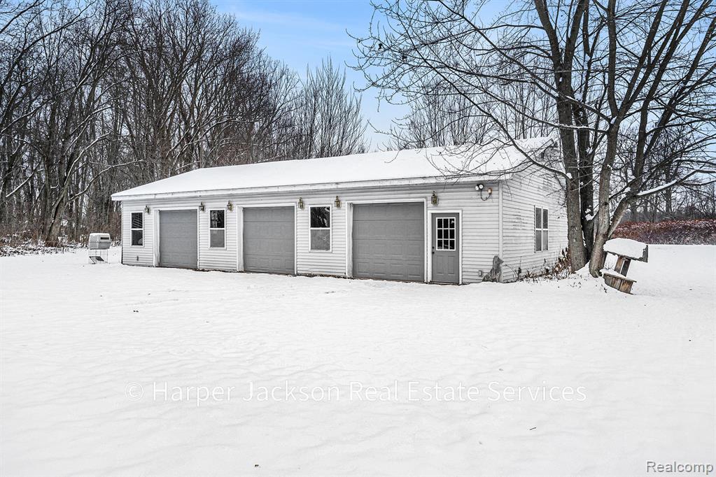 11637 Lansing Road Durand, MI 48429 - Photo 5 of 43 Gallery Image 5