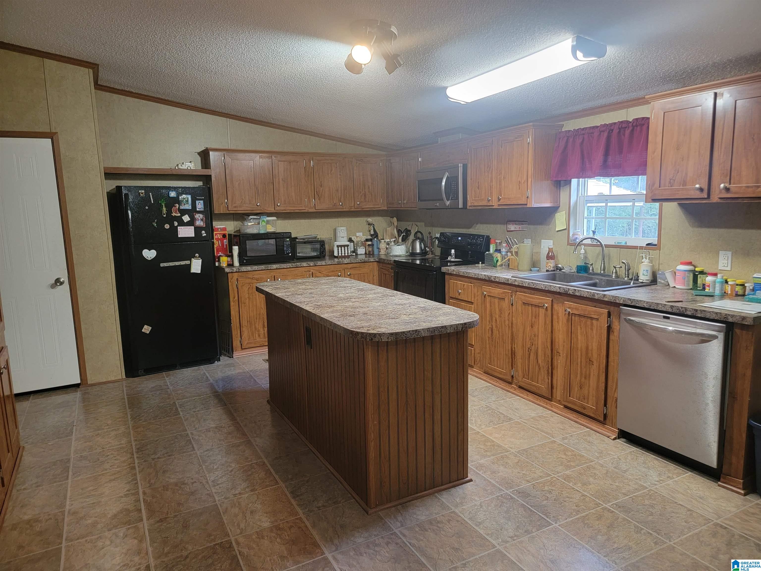 746 Rhett Circle Roanoke, AL 36274 - Photo 3 of 18