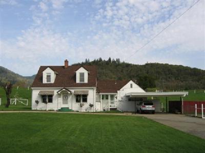 425 Ament Road Grants Pass, OR 97526 - Photo 1 of 4 Primary Photo