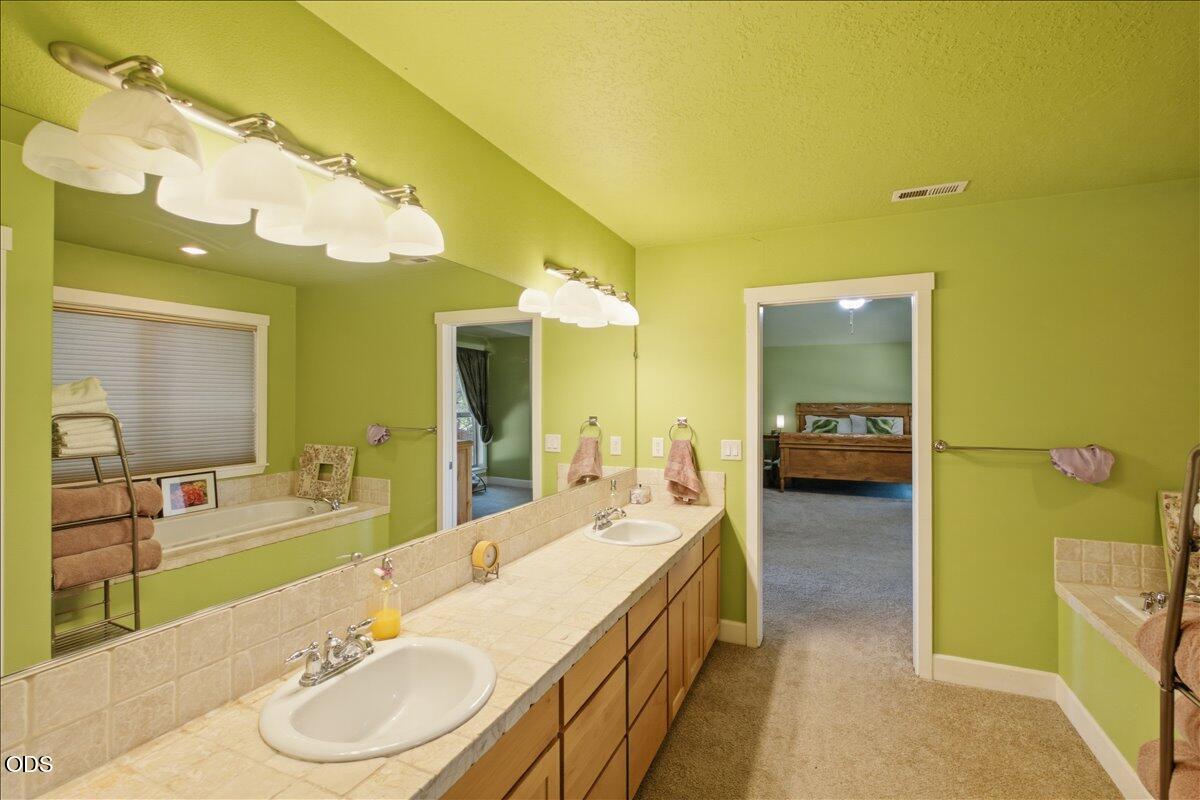 2448 Northwest Violet Avenue Albany, OR 97321 - Photo 32 of 46