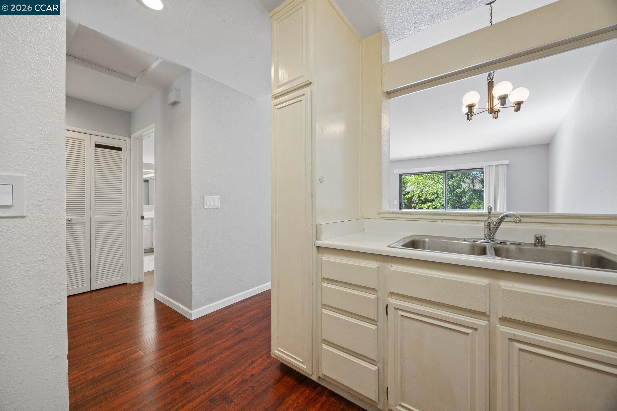 388 Mill Road Martinez, CA 94553 - Photo 6 of 44 Gallery Image 6
