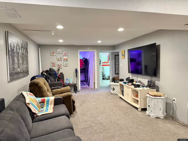 $235,000 | 1002 Sorensen Drive, Kemmerer, WY 83101