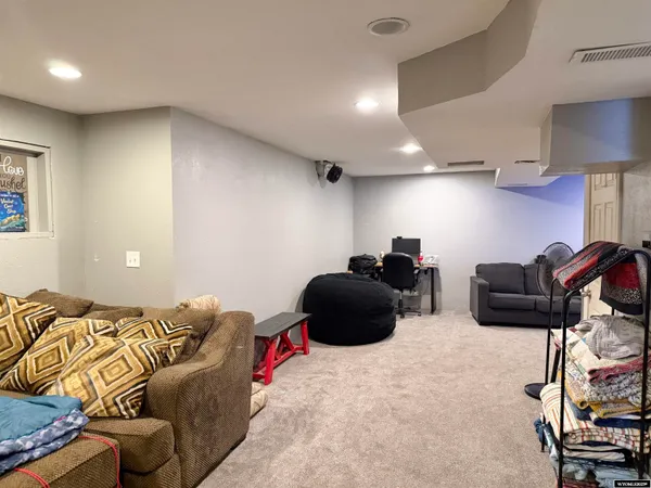 $235,000 | 1002 Sorensen Drive, Kemmerer, WY 83101