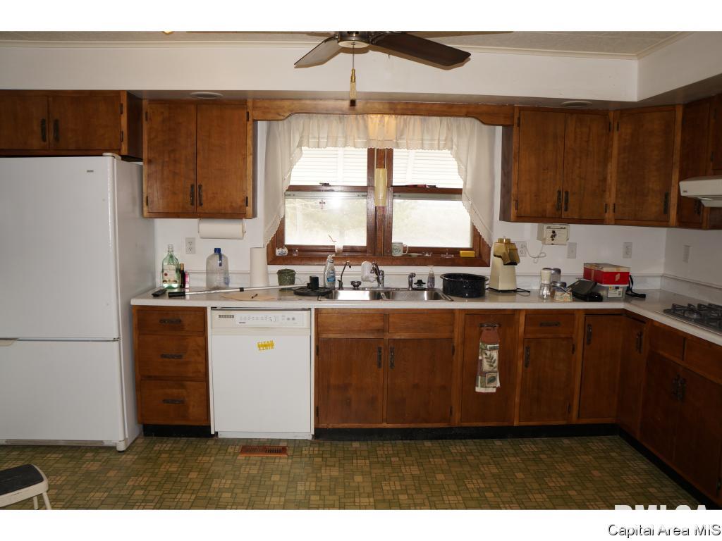 261 East Banister Road Springfield, IL 62707 - Photo 2 of 20 Gallery Image 2