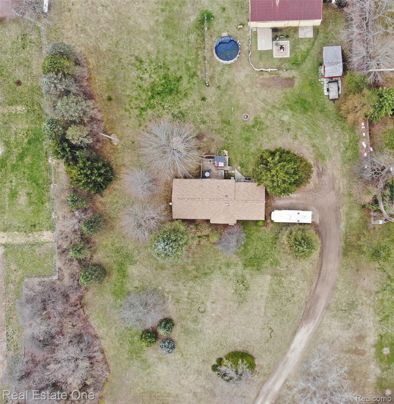 940 South Hurd Road Oxford, MI 48371 - Photo 32 of 57 32) Birdseye View.jpg