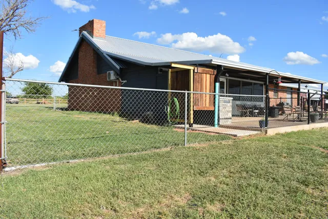 $375,000 | 364 Wharton Drive, Seymour, TX 76380