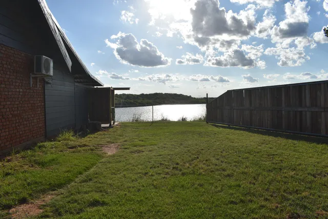 $375,000 | 364 Wharton Drive, Seymour, TX 76380