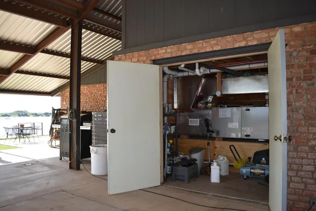 $375,000 | 364 Wharton Drive, Seymour, TX 76380