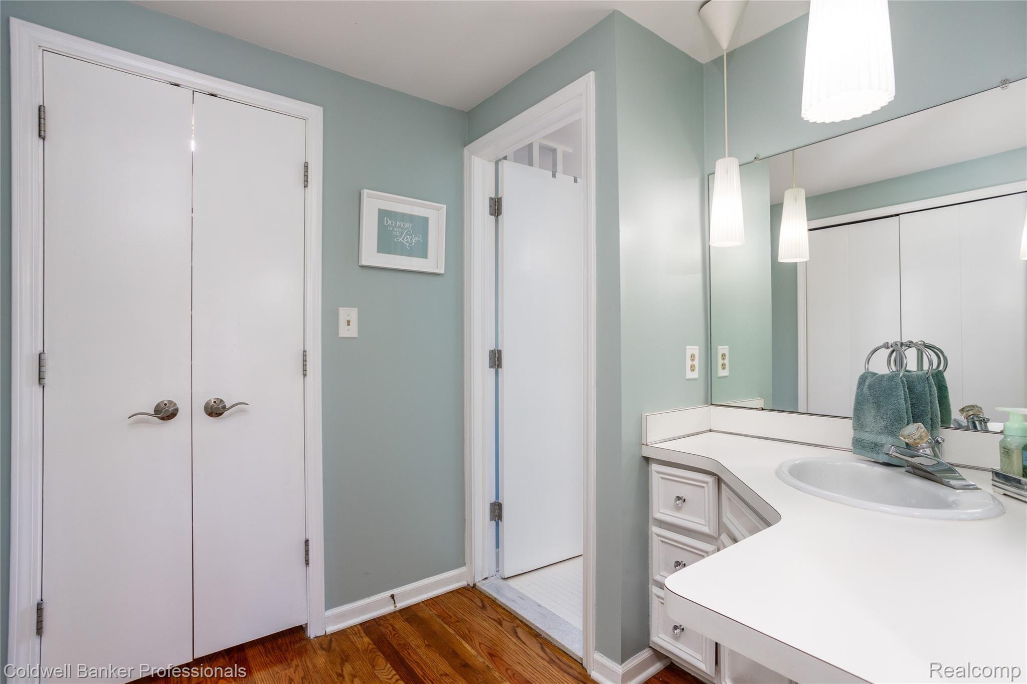 5138 Lake Bluff Road West Bloomfield, MI 48323 - Photo 40 of 54 Dressing room closet 2 is a walk in