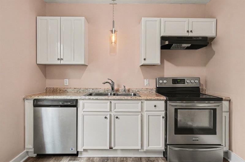 2047 Baker Road Northwest Atlanta, GA 30318 - Photo 12 of 28