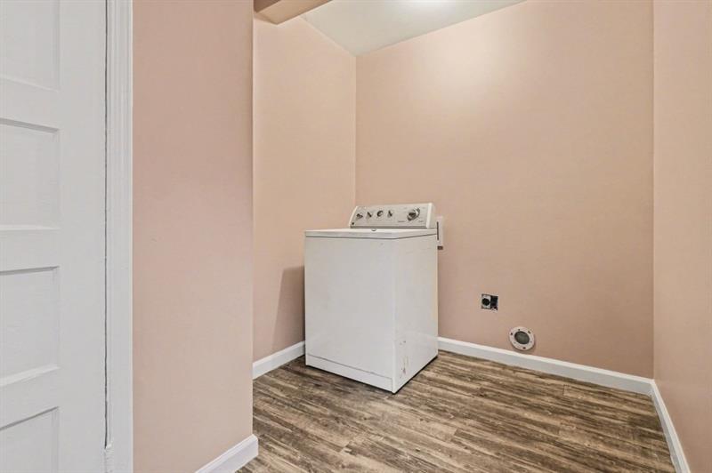 2047 Baker Road Northwest Atlanta, GA 30318 - Photo 16 of 28