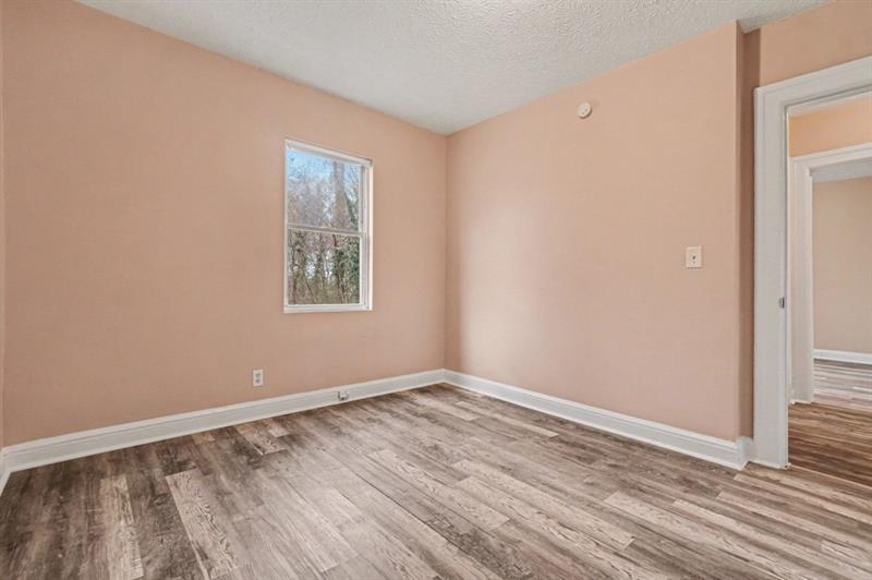 2047 Baker Road Northwest Atlanta, GA 30318 - Photo 18 of 28