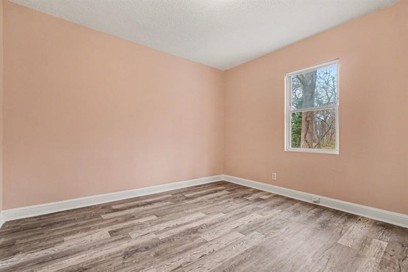 2047 Baker Road Northwest Atlanta, GA 30318 - Photo 19 of 28