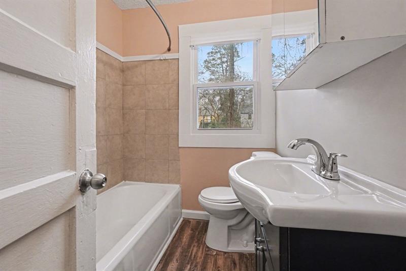 2047 Baker Road Northwest Atlanta, GA 30318 - Photo 20 of 28