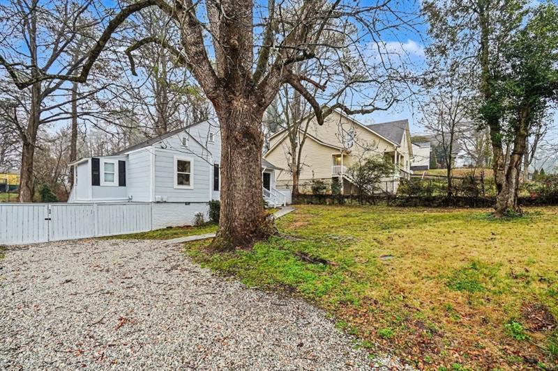 2047 Baker Road Northwest Atlanta, GA 30318 - Photo 23 of 28
