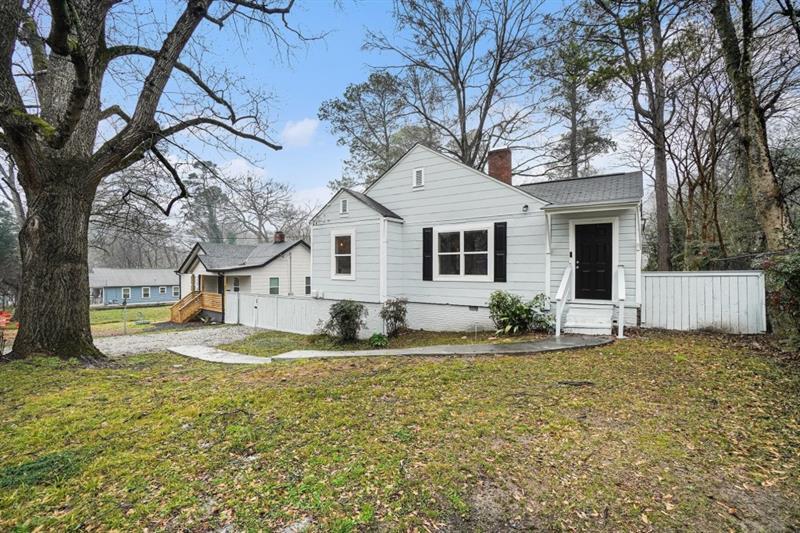 2047 Baker Road Northwest Atlanta, GA 30318 - Photo 7 of 28