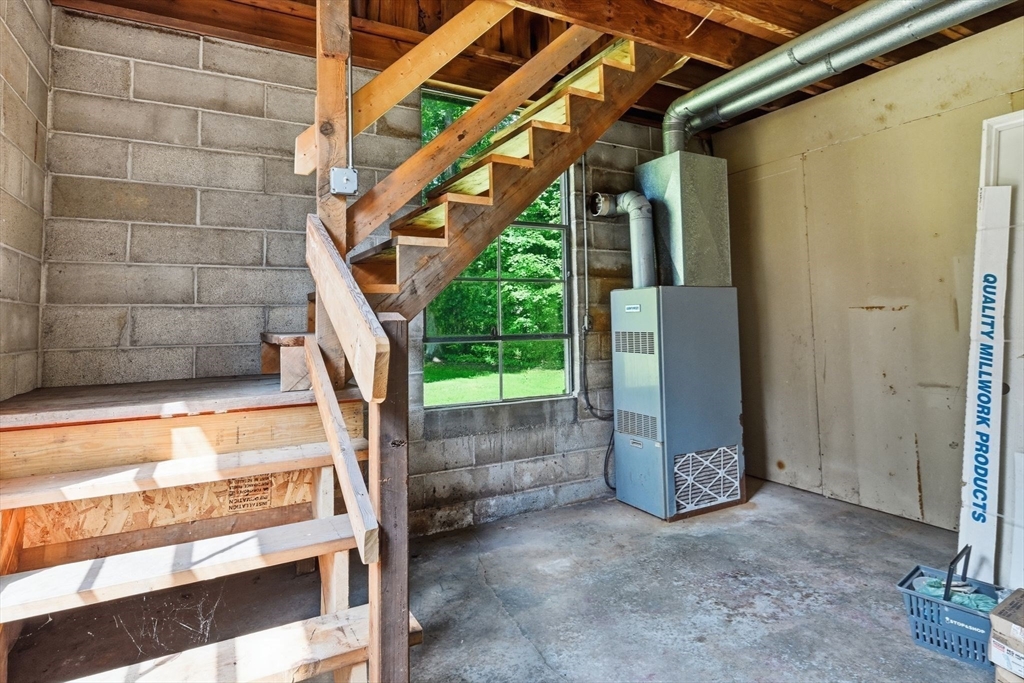414 Mountain Road Holyoke, MA 01040 - Photo 32 of 42 Gallery Image 32