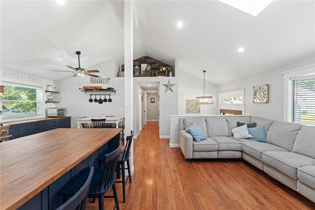 45 Lockwood Street Warwick, RI 02889 - Photo 12 of 39