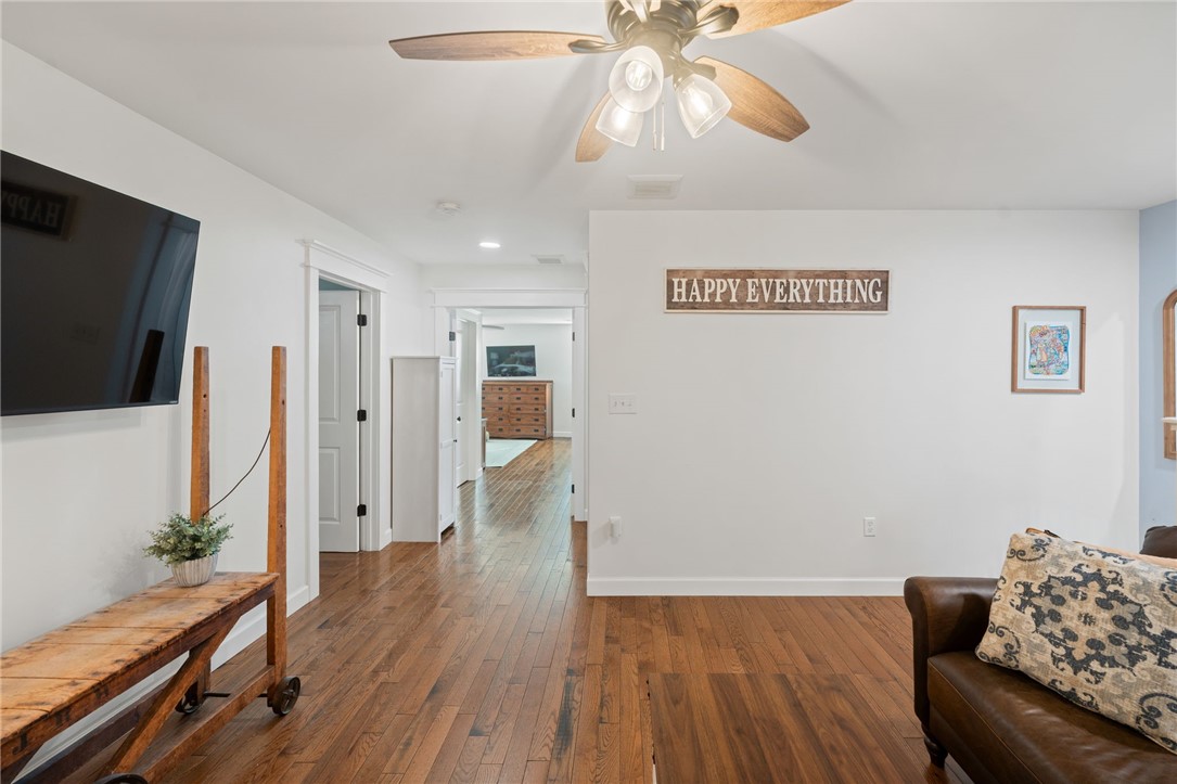 45 Lockwood Street Warwick, RI 02889 - Photo 20 of 39