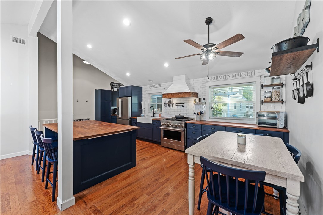 45 Lockwood Street Warwick, RI 02889 - Photo 9 of 39