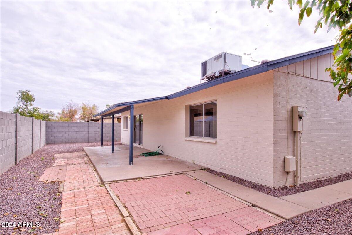 2732 East Cactus Road Phoenix, AZ 85032 - Photo 23 of 30 a backyard of a house with seating space
