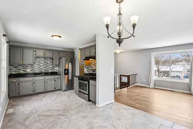 $319,000 | 1845 Walden Circle, Aurora, IL 60506