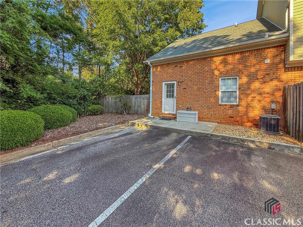 445 Logmont Trace, Unit 17 Athens, GA 30606 - Photo 23 of 28 Back view with parking