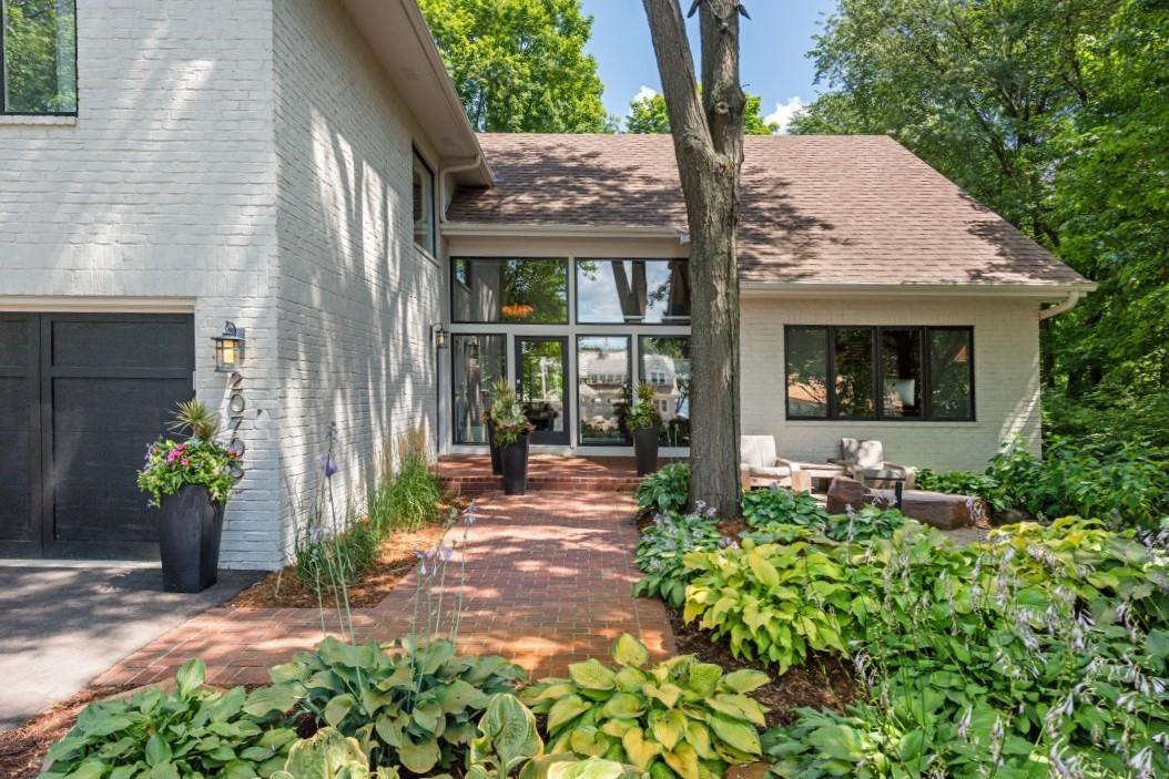 20705 Linwood Road Deephaven, MN 55331 - Photo 2 of 24